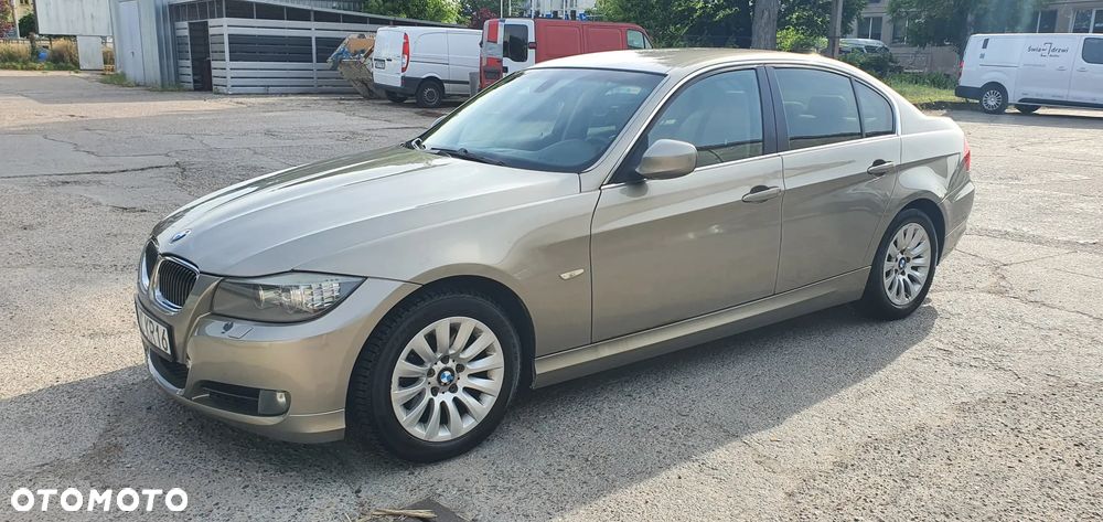 BMW Seria 3 325i Edition Exclusive - 3