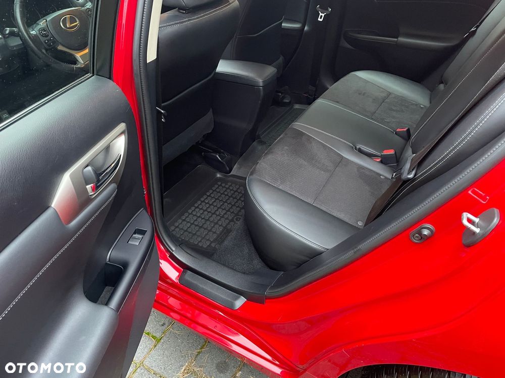 Lexus CT - 15