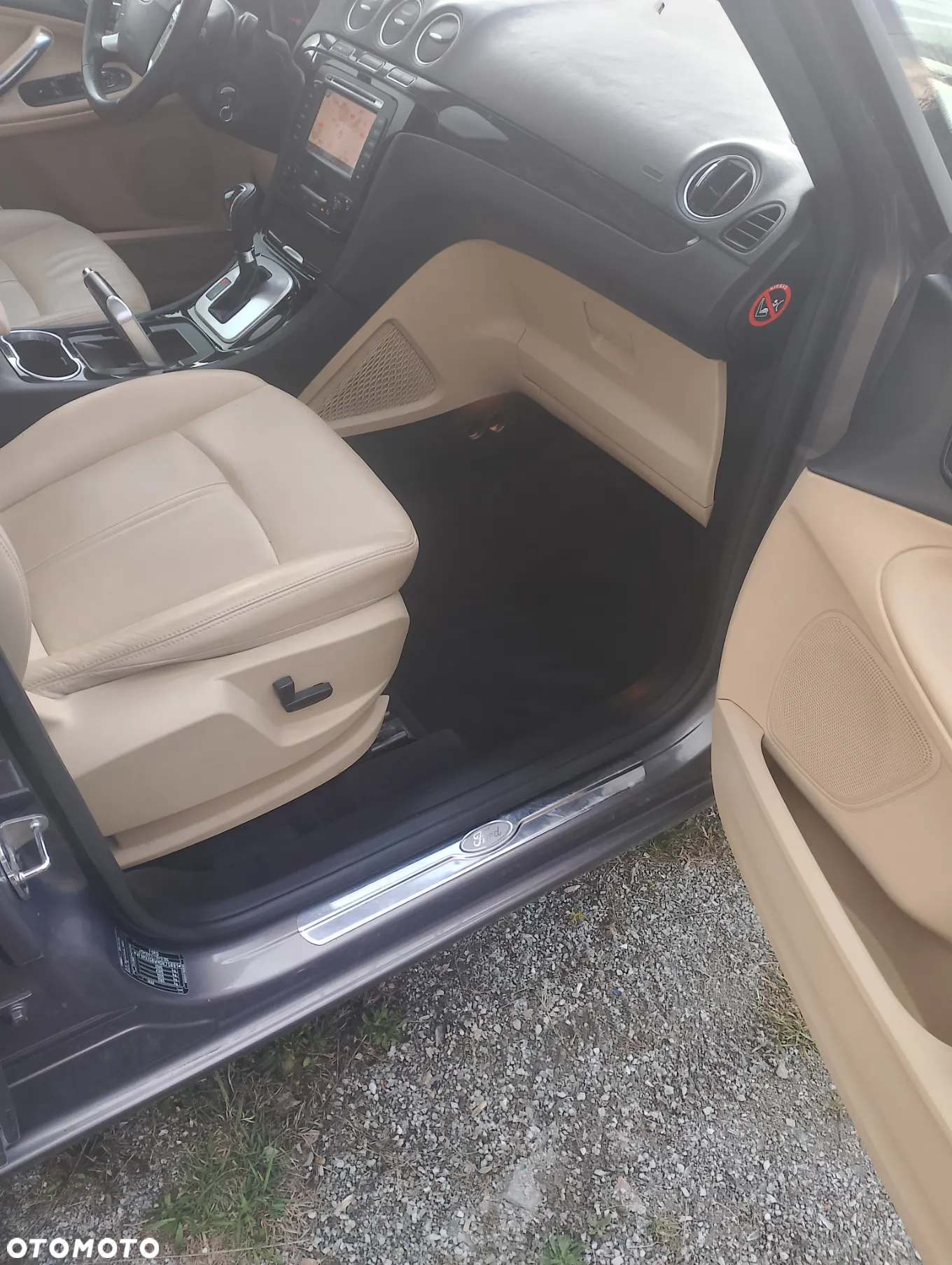 Ford Galaxy - 10