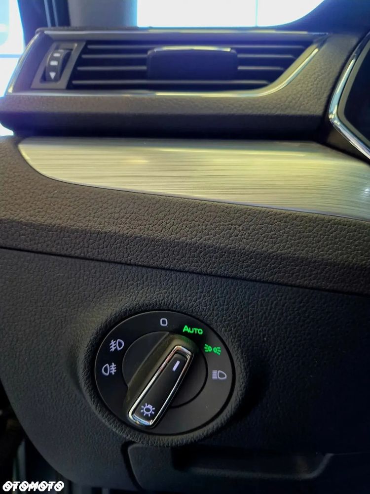 Skoda Superb 1.5 TSI Ambition DSG - 27