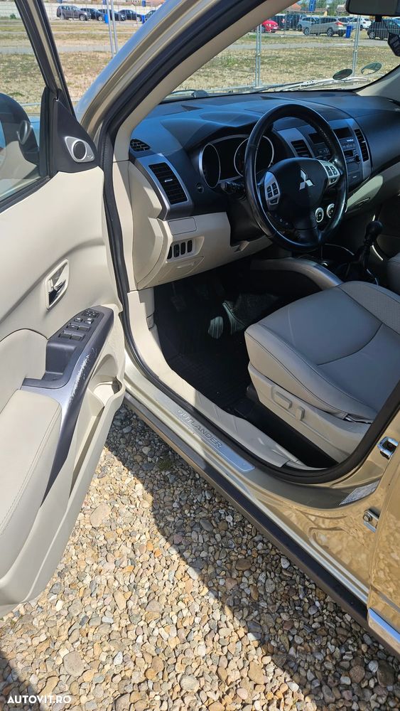 Mitsubishi Outlander 2.0 DI-D Instyle+ - 10