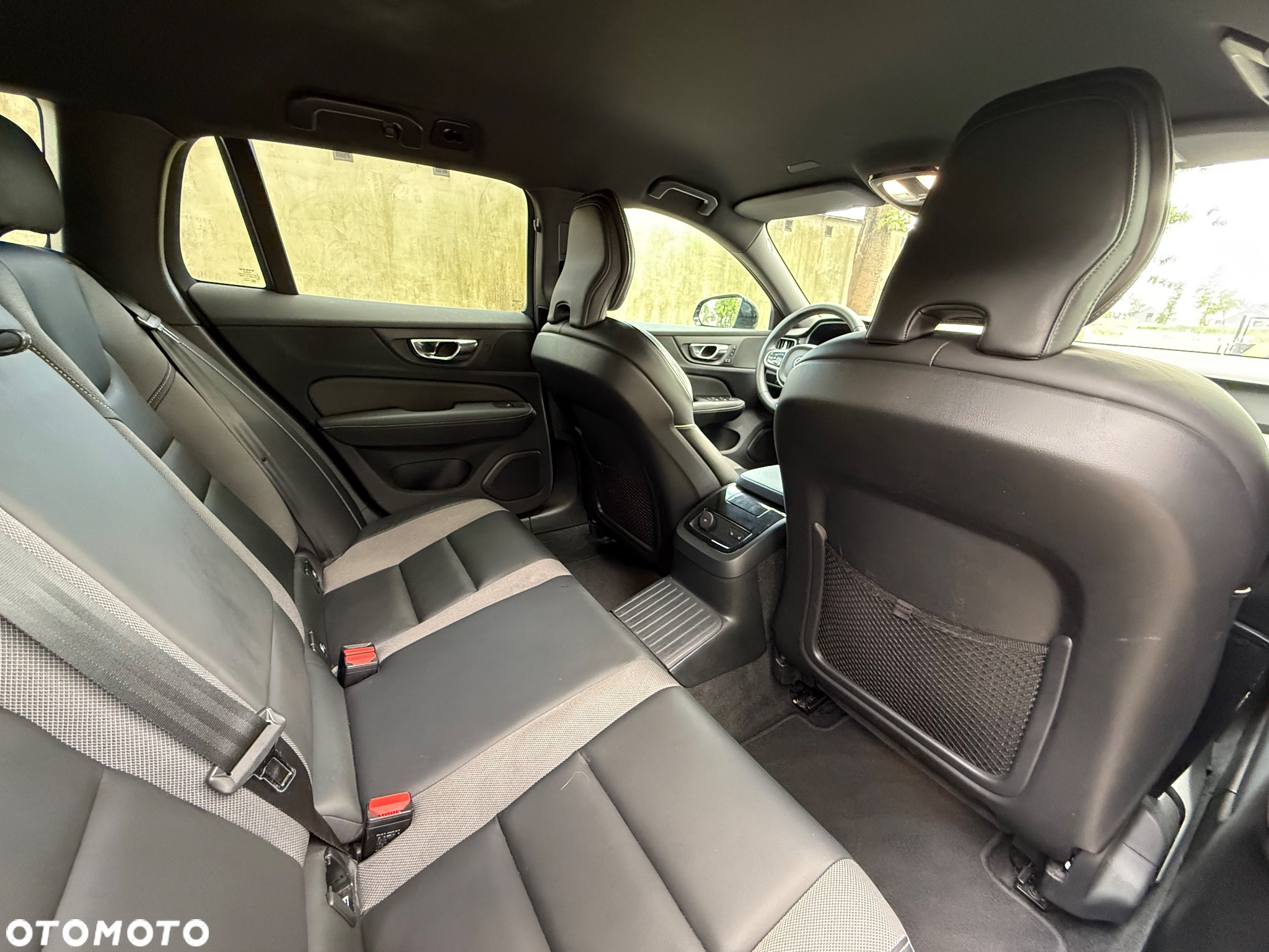Volvo V60 T6 AWD Recharge Geartronic RDesign - 9