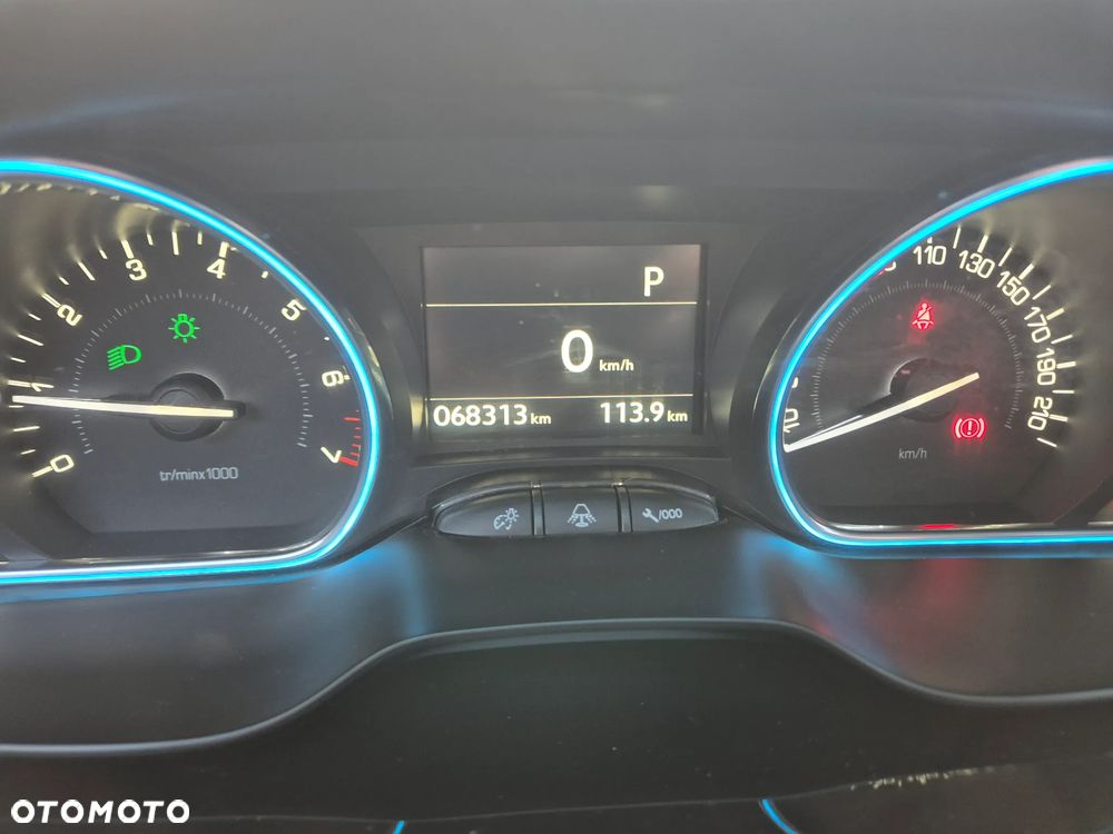 Peugeot 2008 PureTech 110 GPF Stop&Start EAT6 Allure - 13