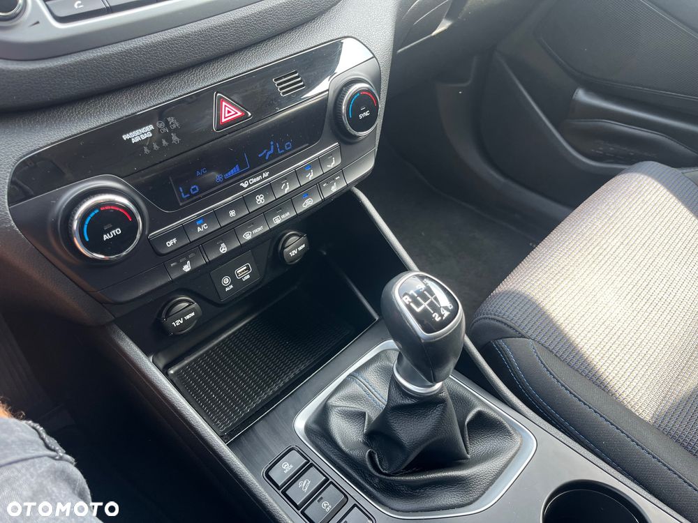Hyundai Tucson blue 1.7 CRDi 2WD Intro Edition - 12