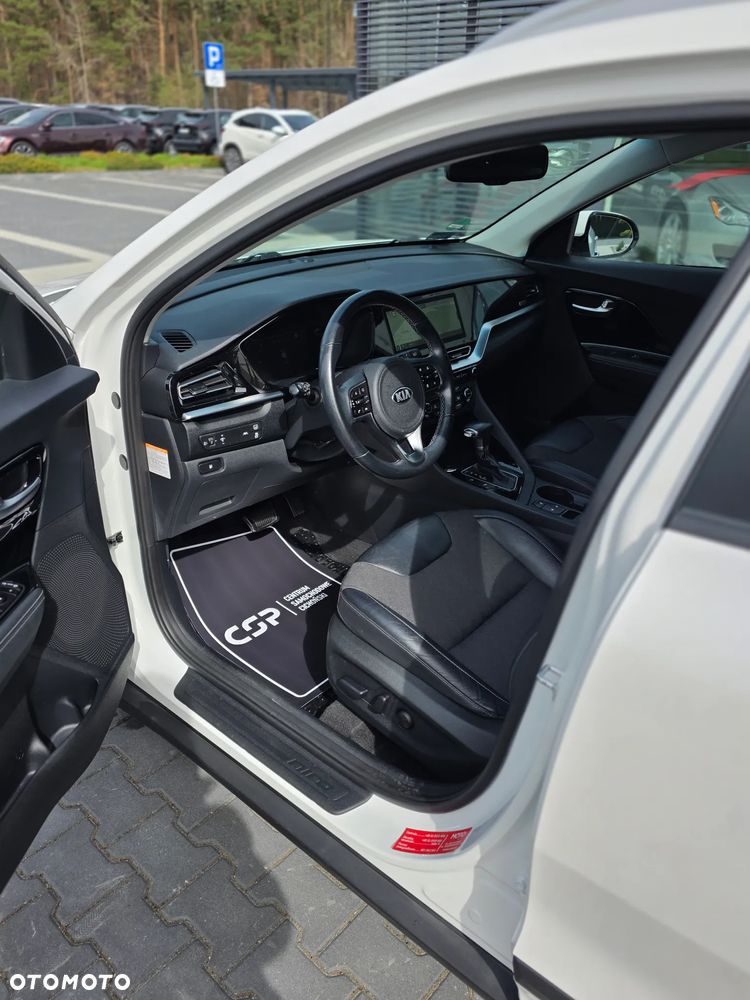 Kia Niro 1.6 GDI Hybrid L Business Line - 29