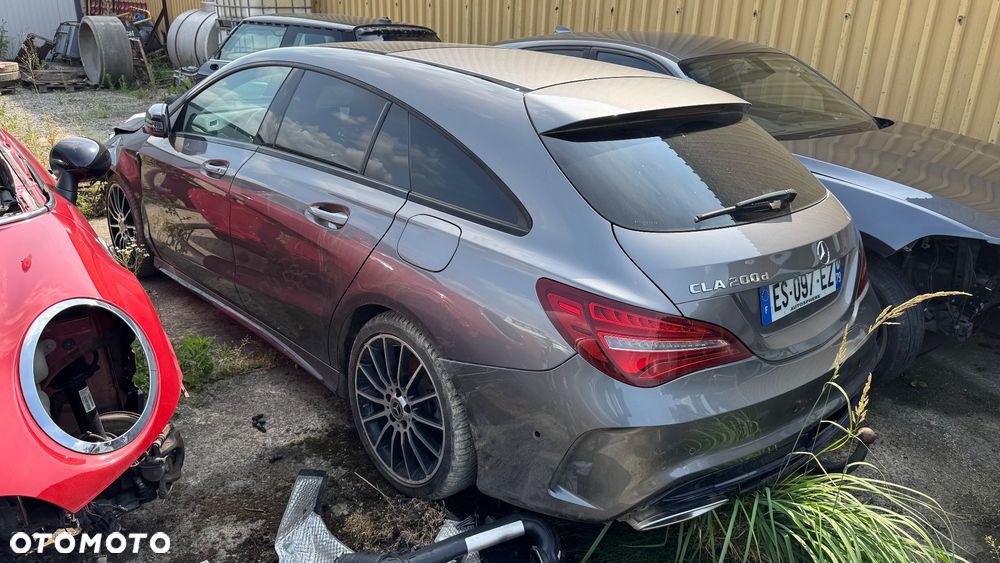 Mercedes-Benz CLA 200 d 7G-DCT AMG Line - 2