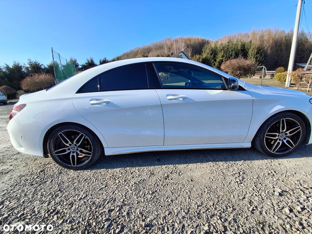 Mercedes-Benz CLA 200 7G-DCT - 4