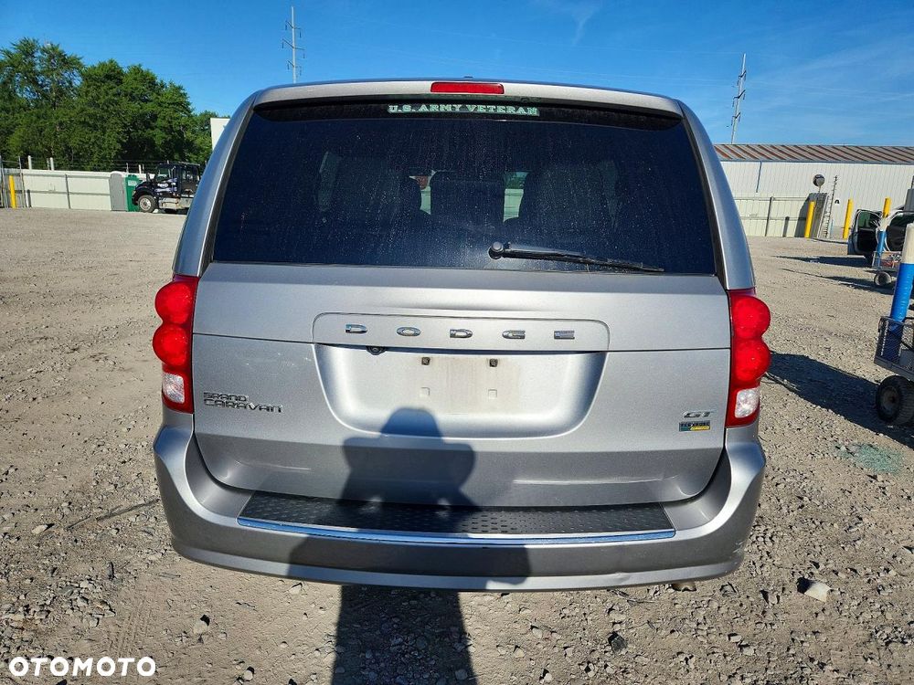 Dodge Grand Caravan - 6
