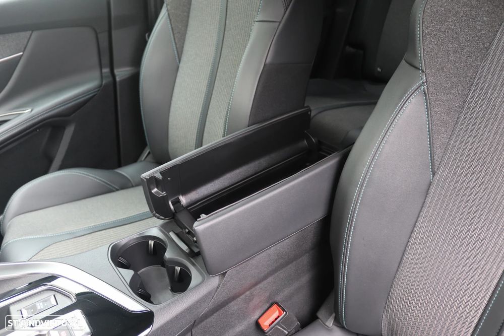 Peugeot 3008 1.2 PureTech Allure Pack EAT8 - 27