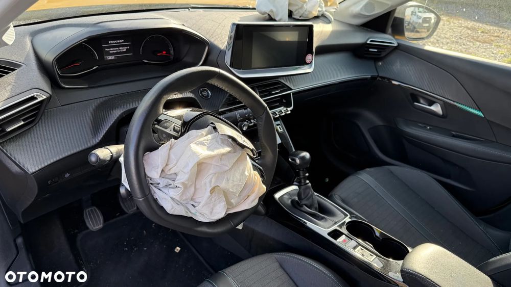 Peugeot 208 ver-1-2-puretech-allure-s-s - 20