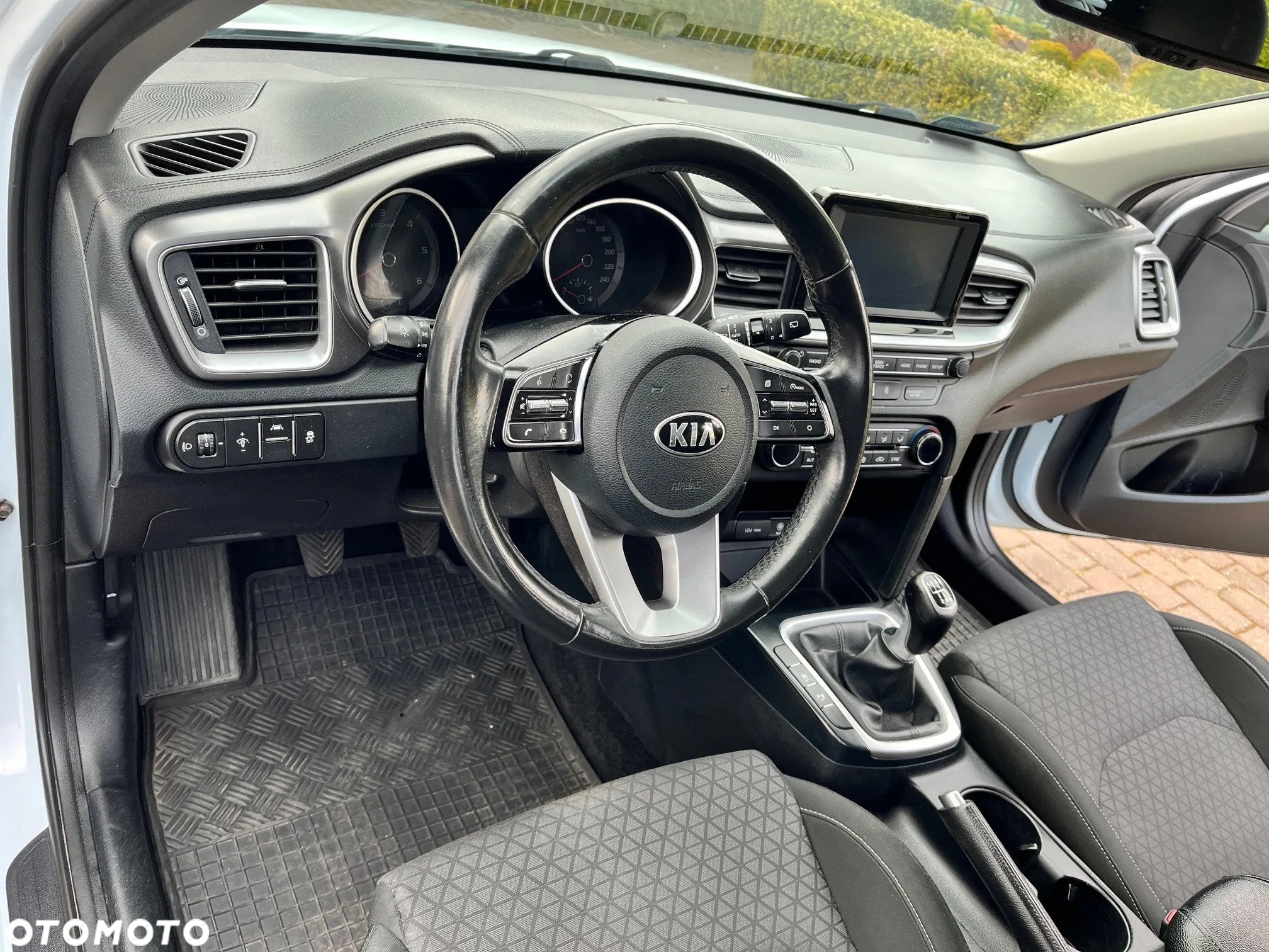 Kia Ceed 1.6 CRDi SCR L - 12