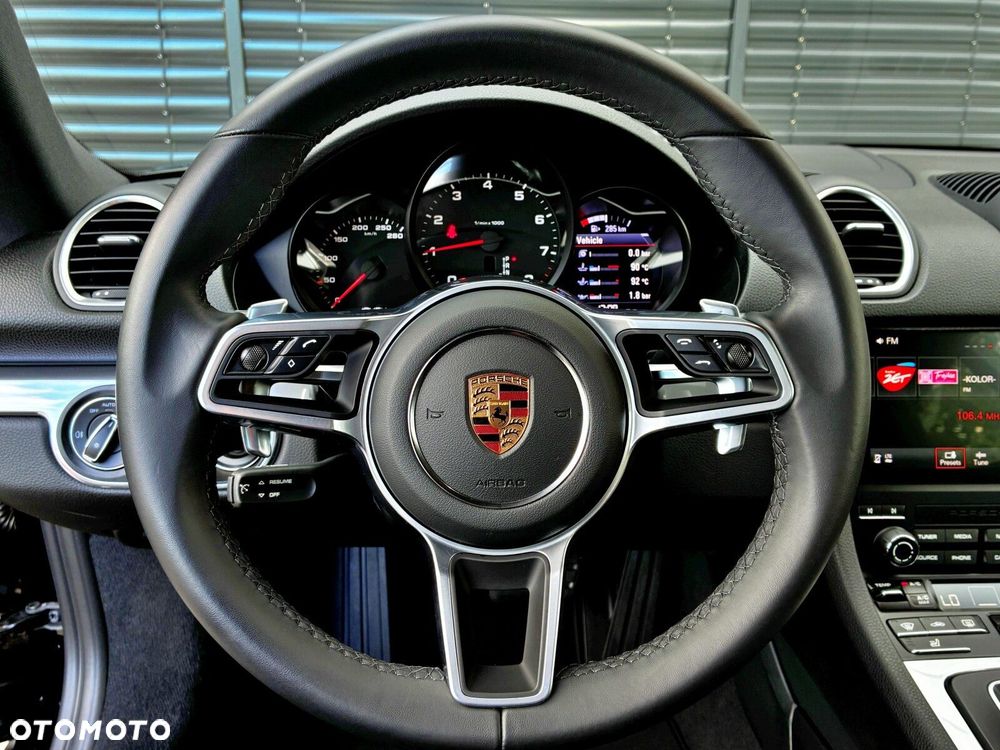 Porsche 718 Cayman - 24
