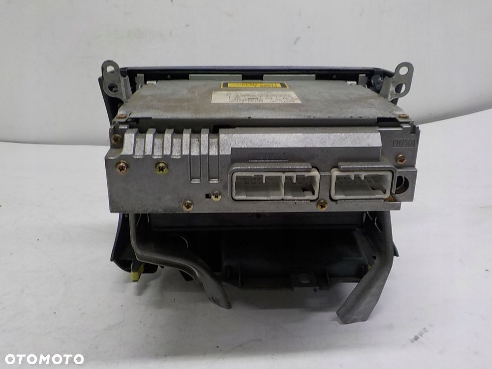 TOYOTA YARIS I RADIO FABRYCZNE 86120-52030 - 3