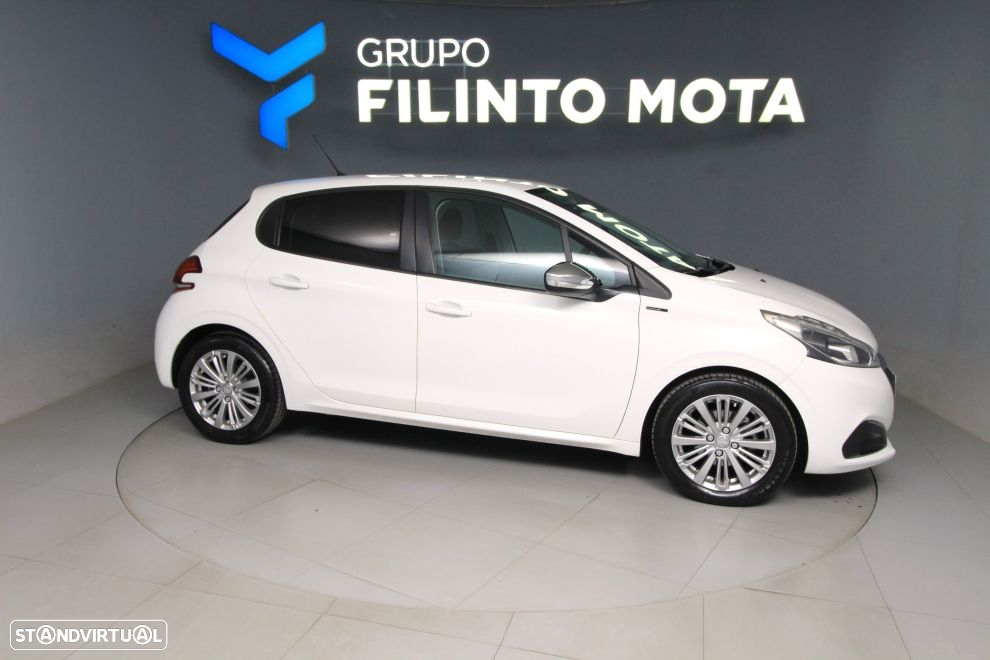 Peugeot 208 1.5 BlueHDi Signature - 9