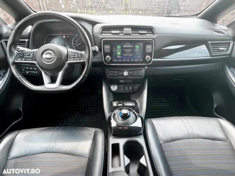 Nissan LEAF 62 kWh e+ N-Connecta - 8