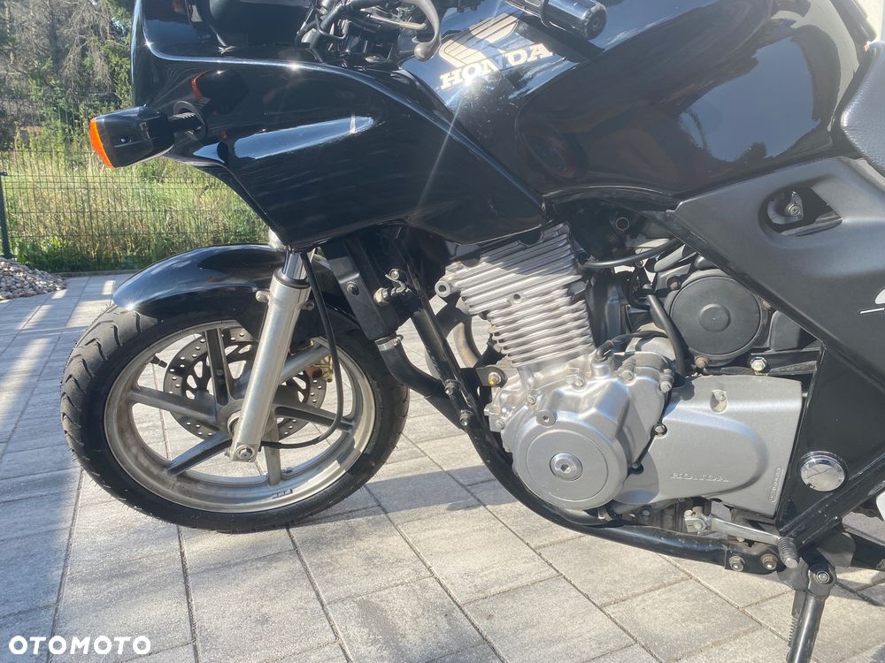 Honda CB - 8