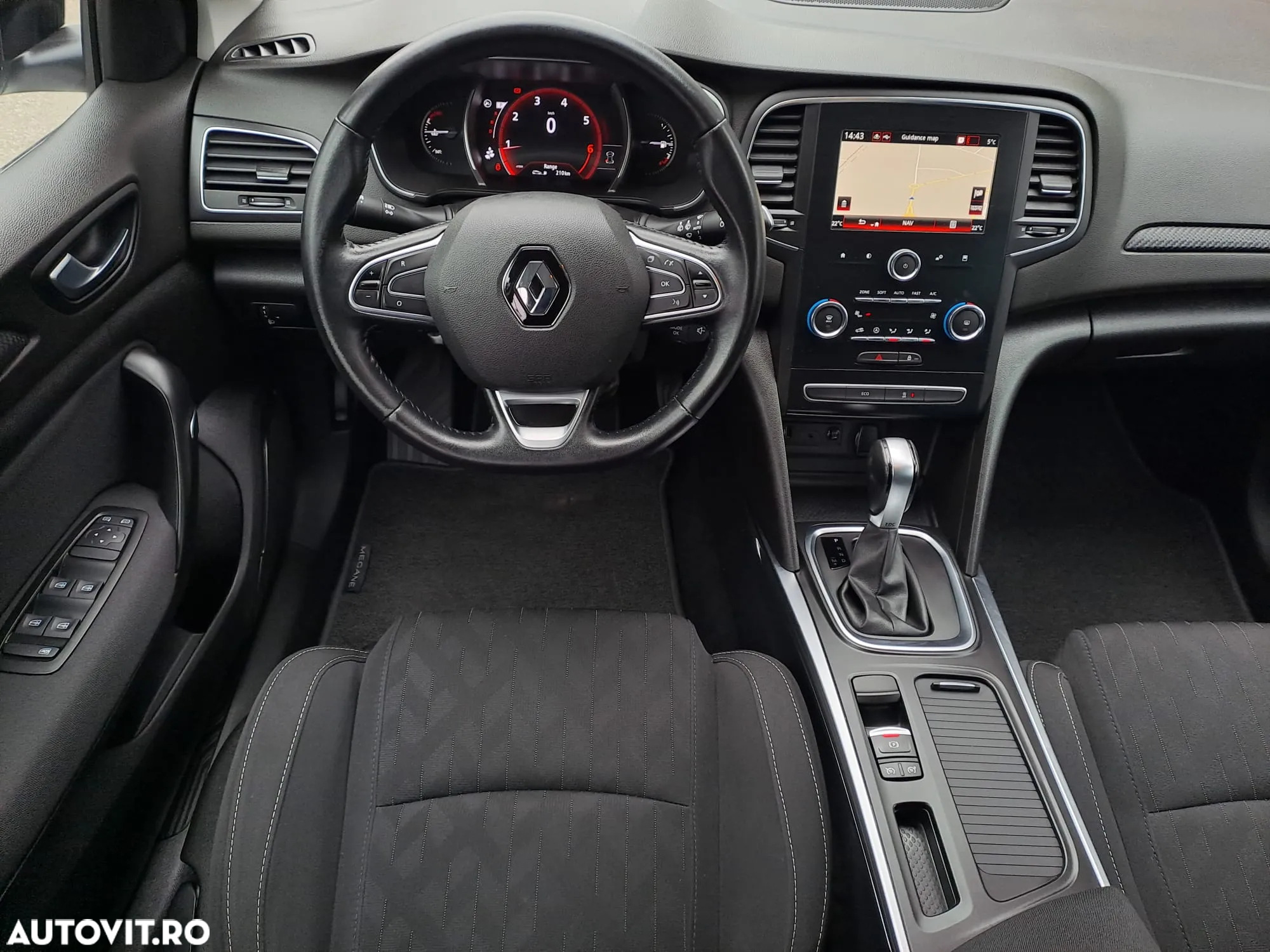 Renault Megane Grandtour ENERGY TCe 140 EDC LIMITED - 10