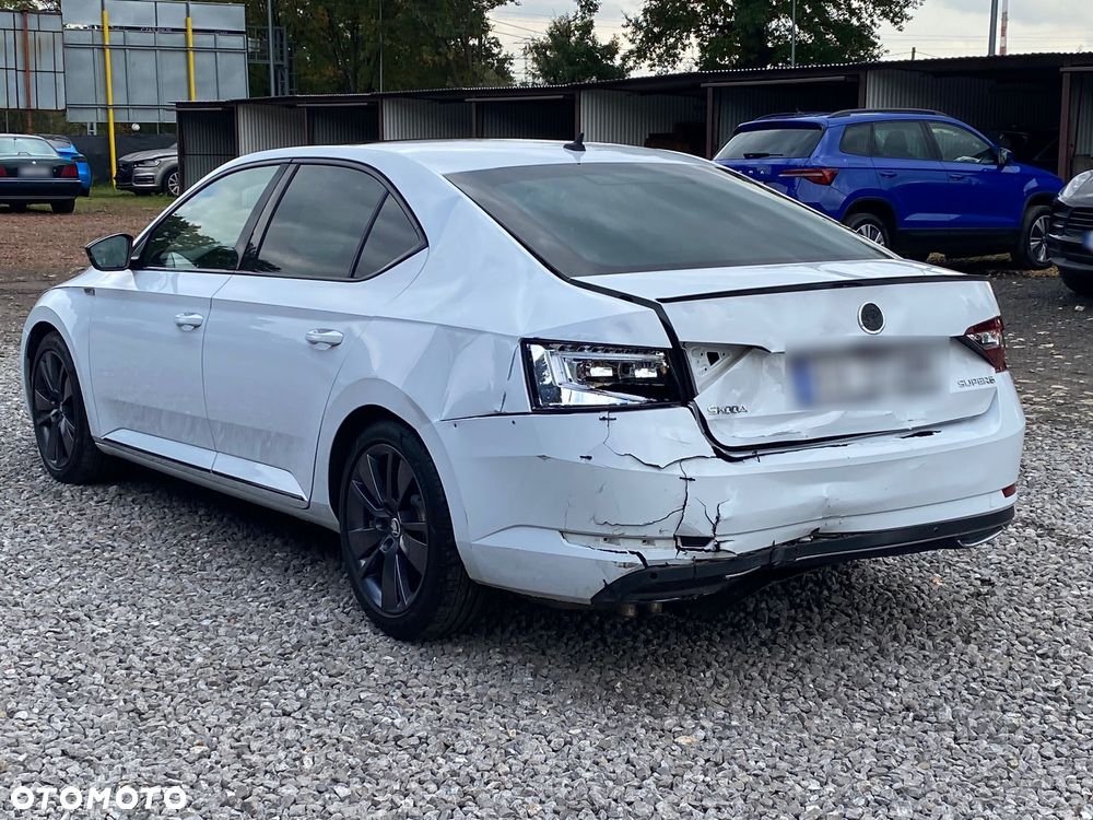 Skoda Superb 2.0 TDI Sportline DSG - 8