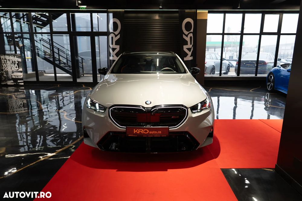 BMW M5 xDrive - 11