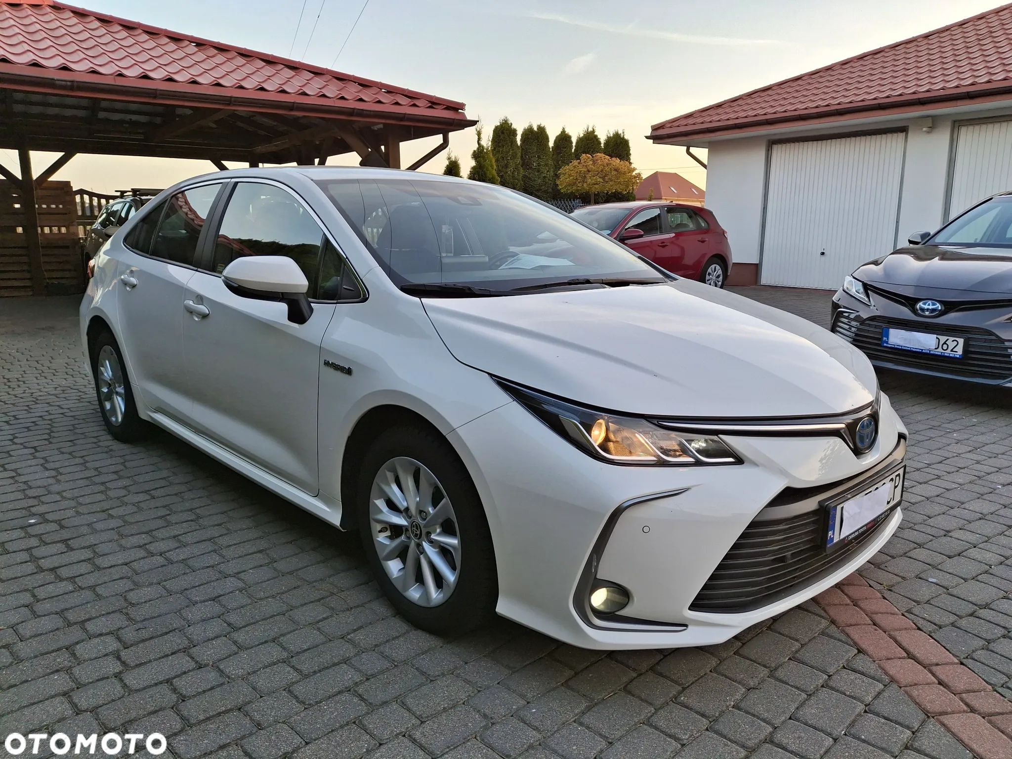 Toyota Corolla 1.8 Hybrid Comfort - 1