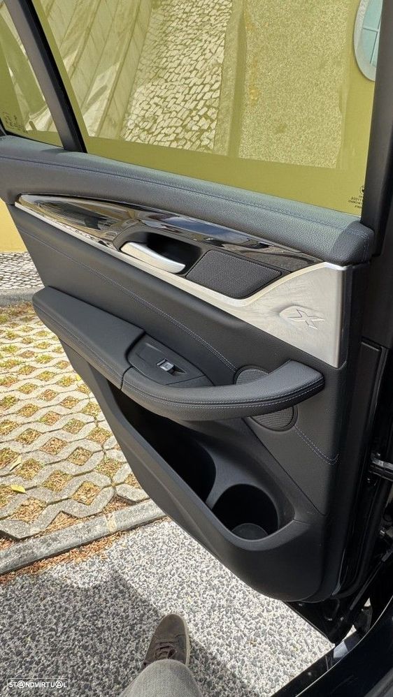BMW iX3 M Sport Impressive - 22