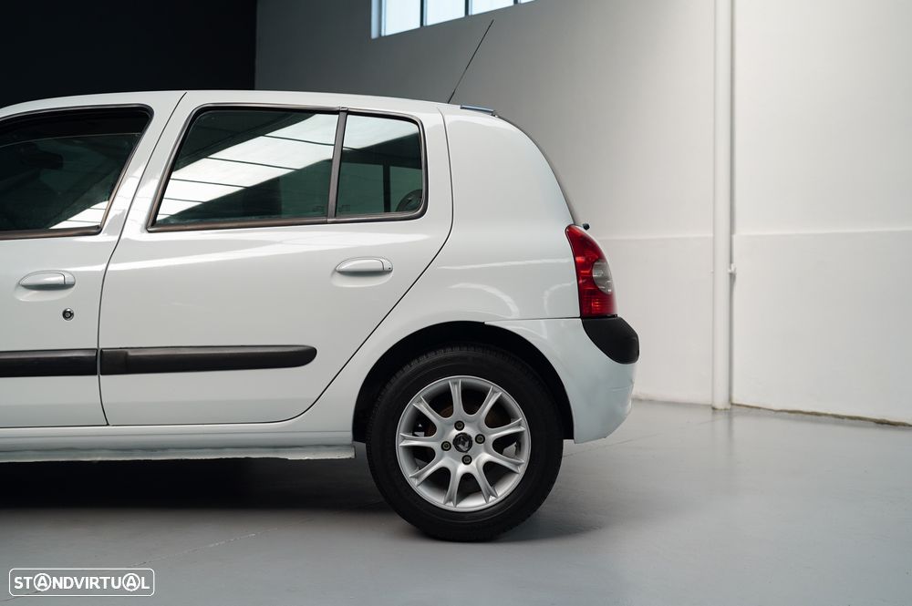 Renault Clio 1.5 dCi Extreme - 17