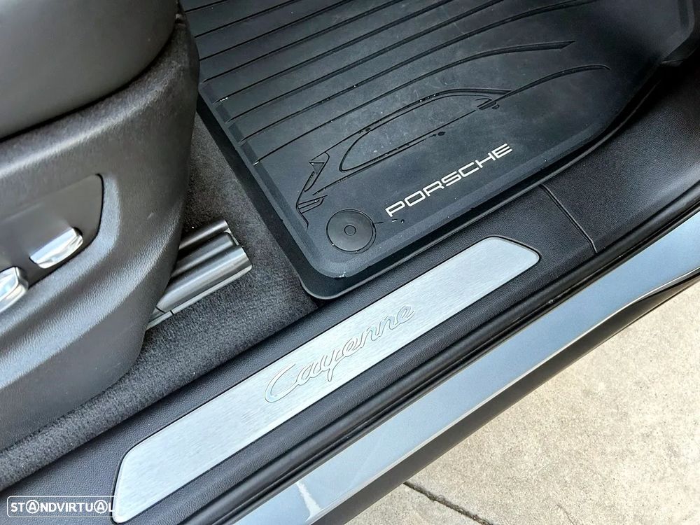 Porsche Cayenne Coupé E-Hybrid - 38