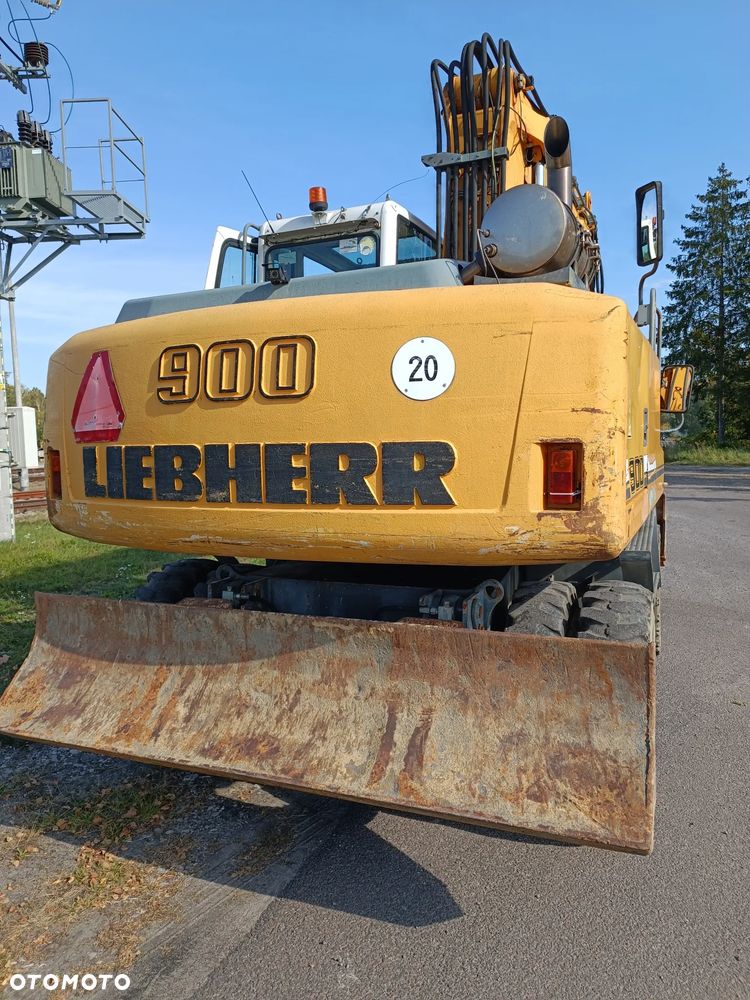 Liebherr A 900 C - 5