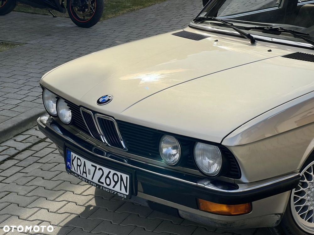 BMW Seria 5 525 e - 31