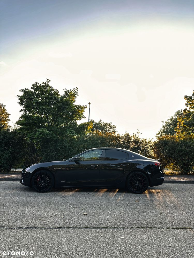 Maserati Ghibli S GranSport - 27