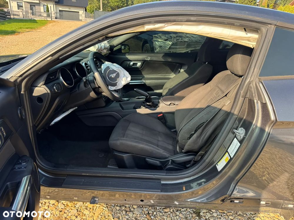 Ford Mustang Fastback 2.3 Eco Boost - 11