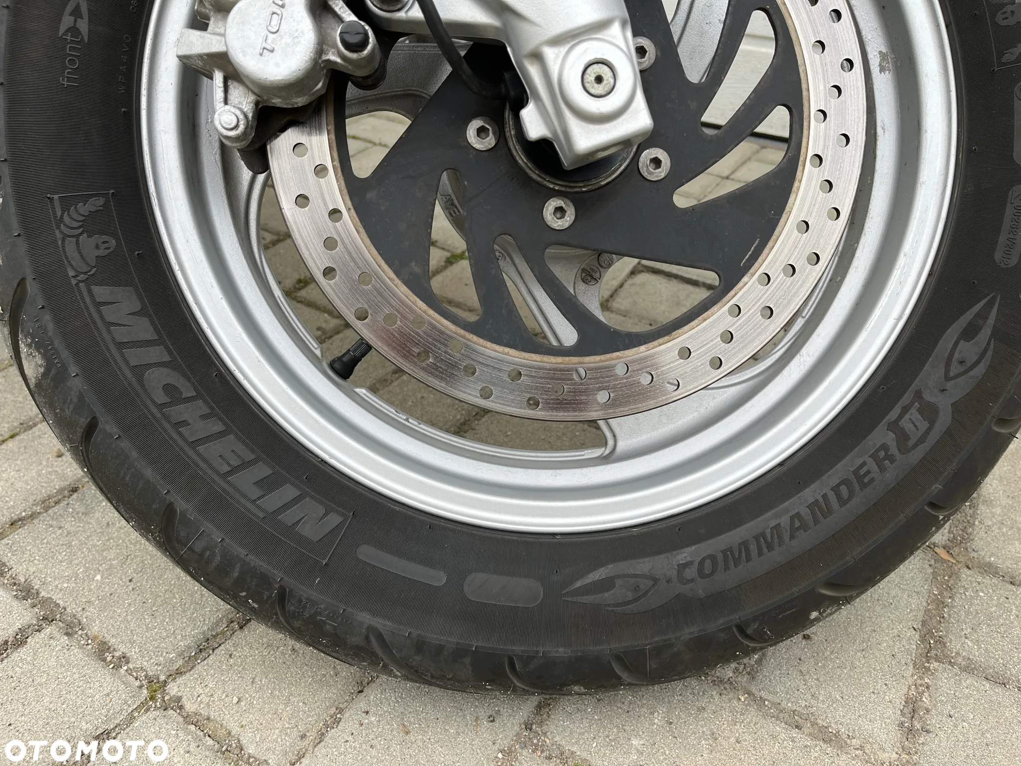 Suzuki Intruder - 12
