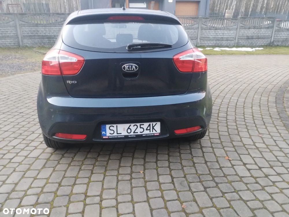 Kia Rio - 11