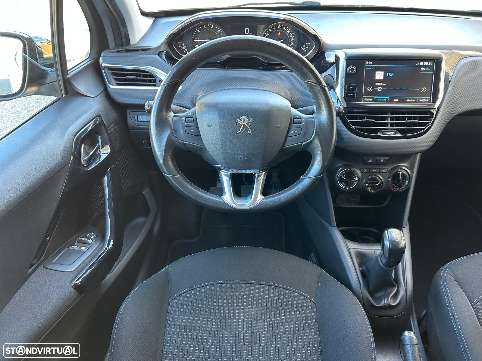 Peugeot 208 1.2 PureTech Style - 28