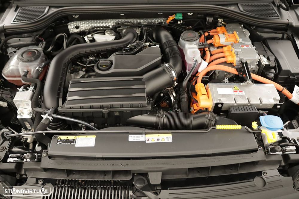 VW Golf 1.5 TSI e-Hybrid Life DSG - 26