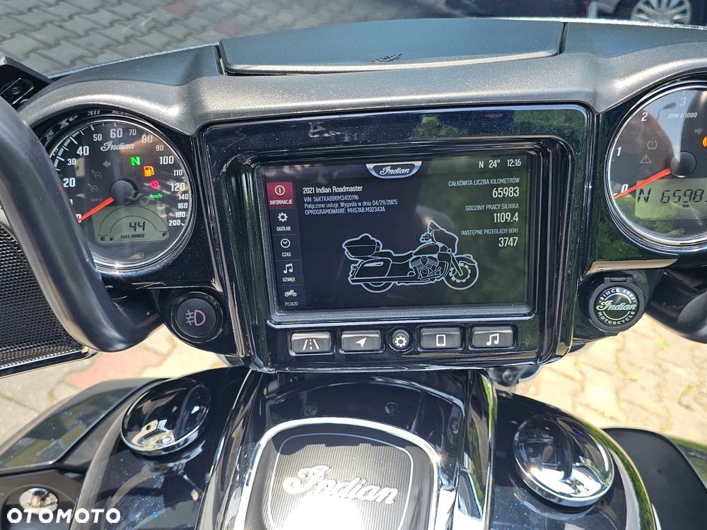 Indian Roadmaster - 9