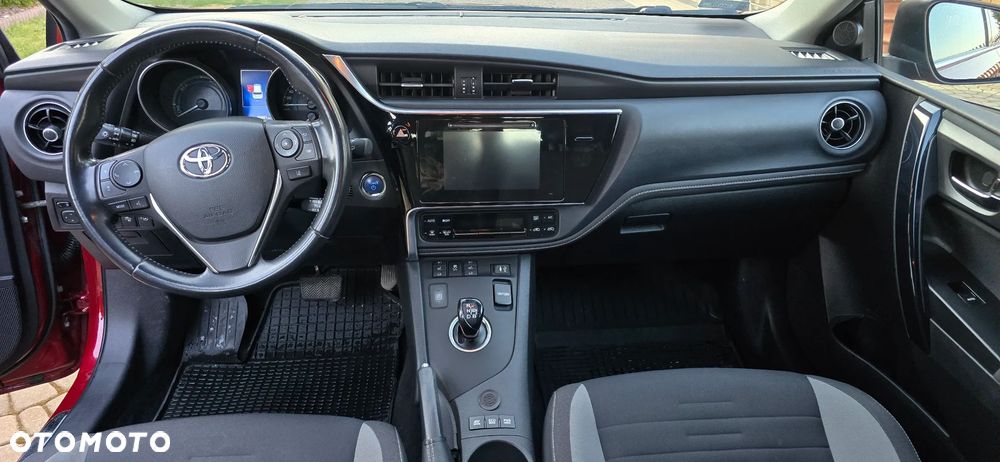 Toyota Auris Hybrid 135 Prestige - 8