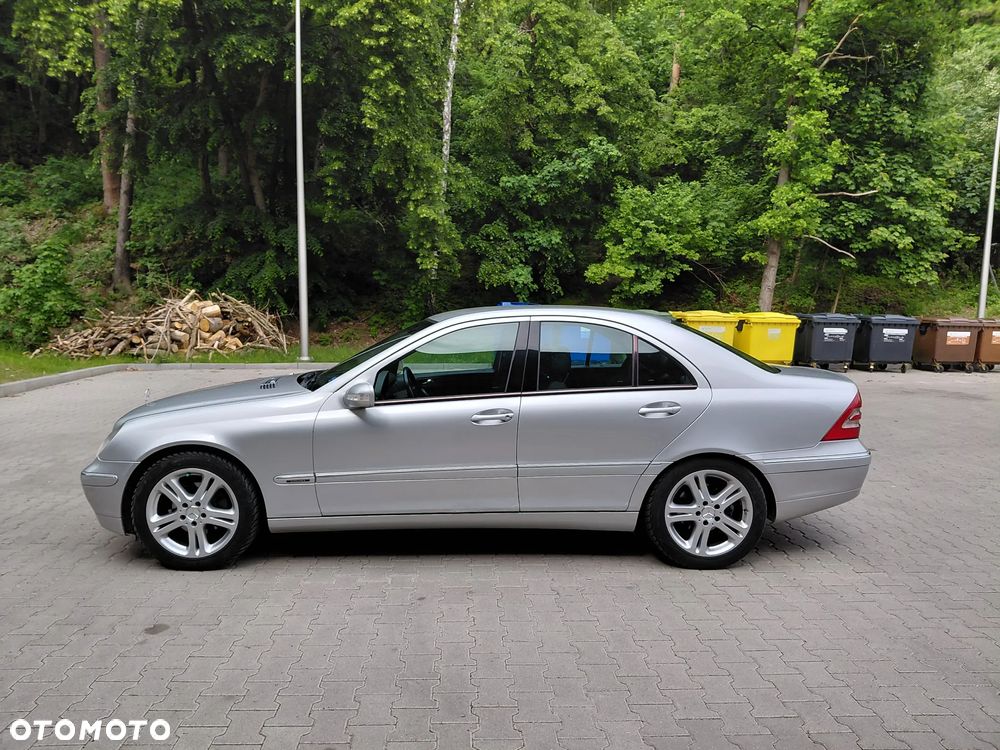 Mercedes-Benz Klasa C 220 CDI Elegance - 25