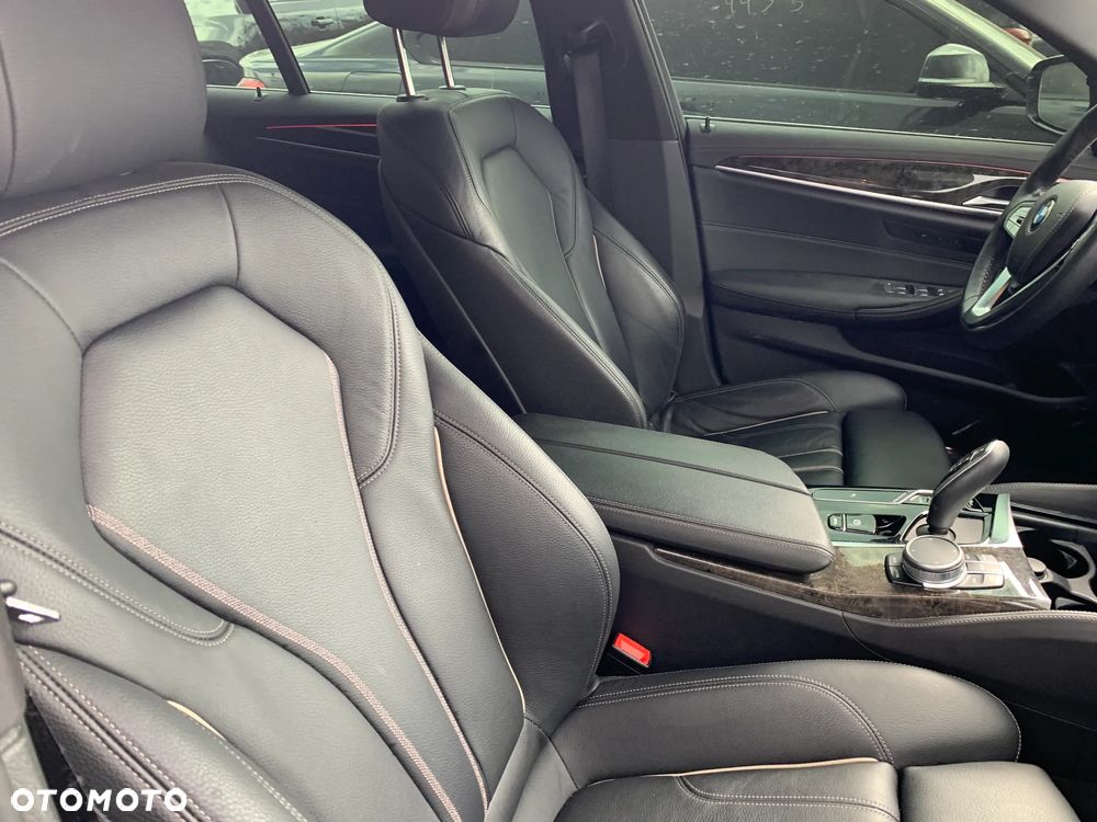 BMW Seria 5 530i xDrive Sport Line - 19