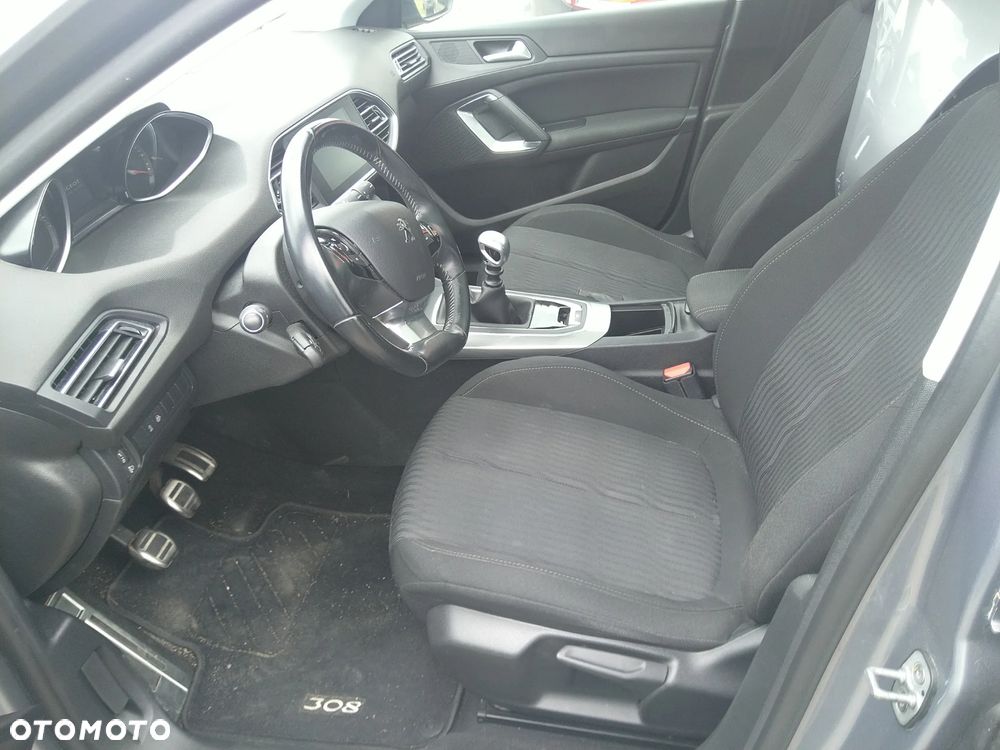 Peugeot 308 1.6 BlueHDi Allure S&S - 11