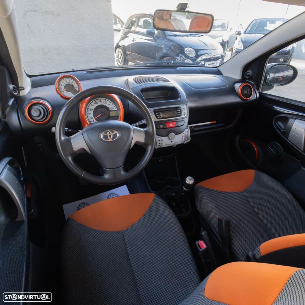 Toyota Aygo 1.0 Orange Edition - 12