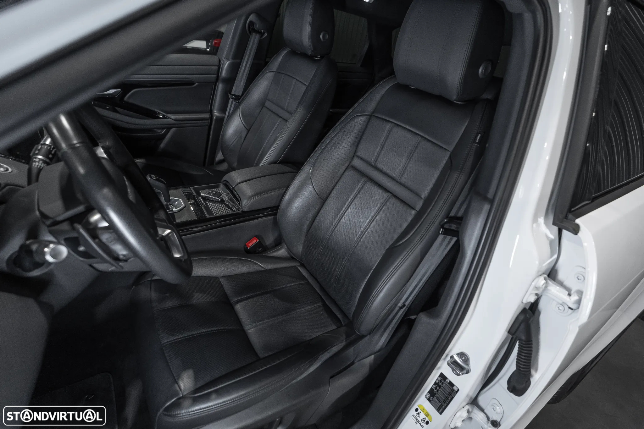 Land Rover Range Rover Evoque 1.5 P300e AWD R-Dynamic SE Auto - 21