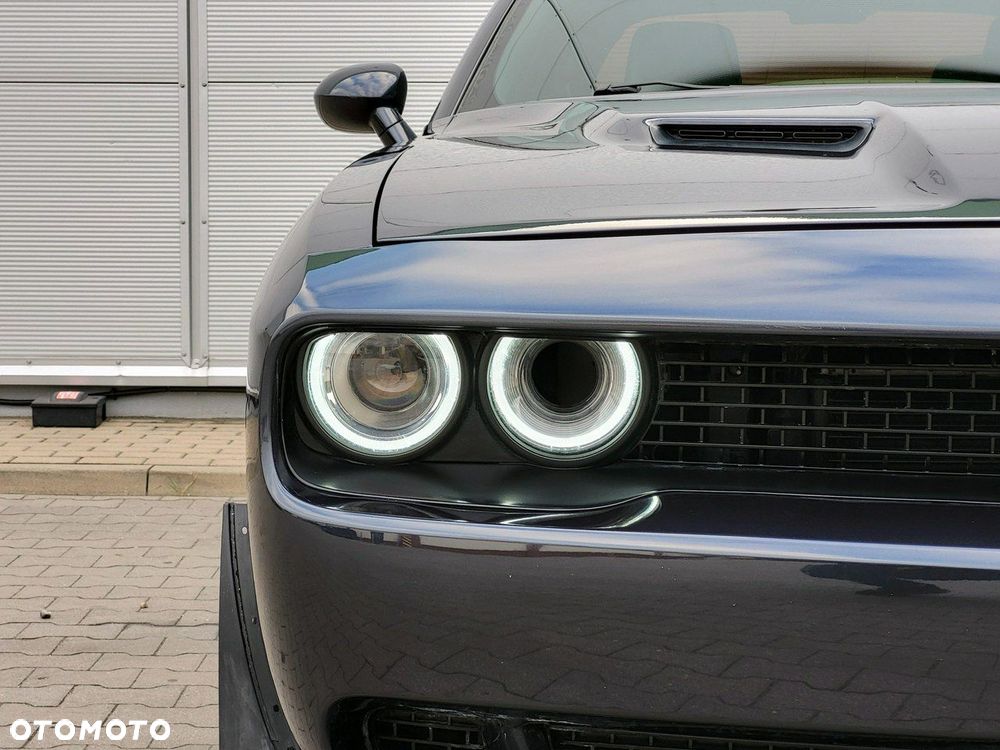 Dodge Challenger - 5