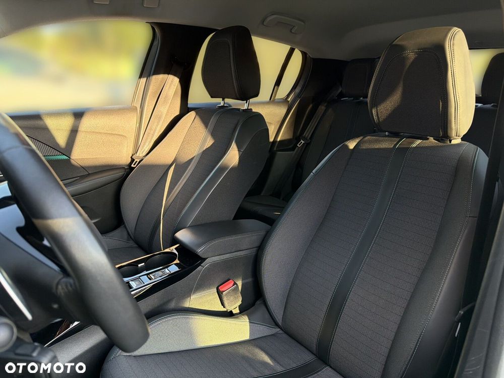 Peugeot 208 - 13