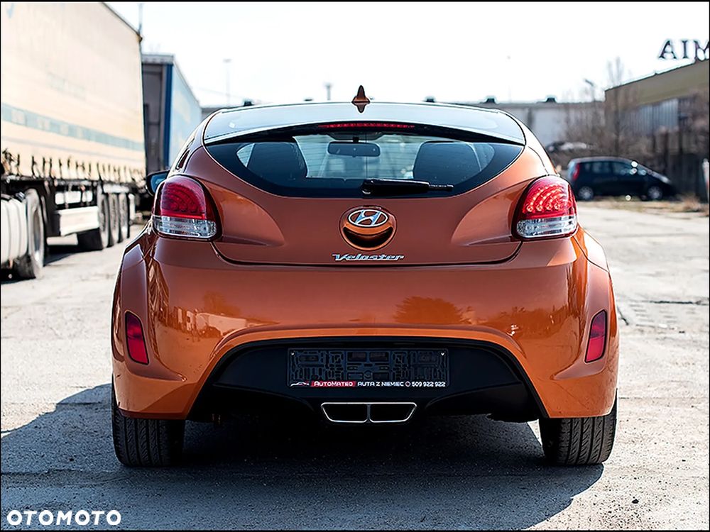 Hyundai Veloster - 8