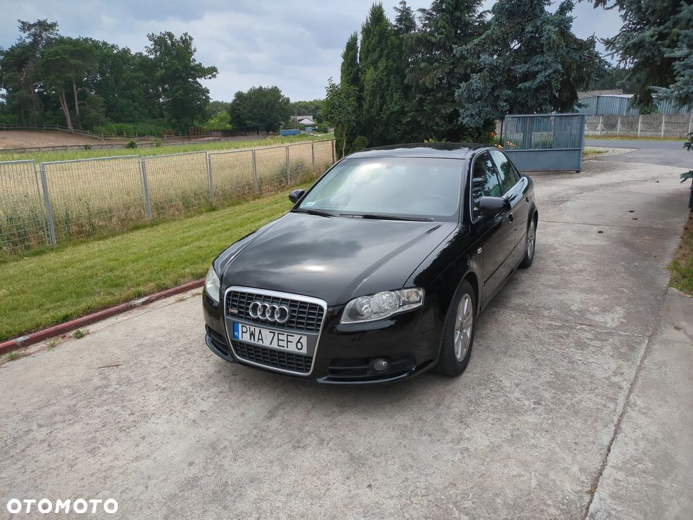 Audi A4 Limousine - 1