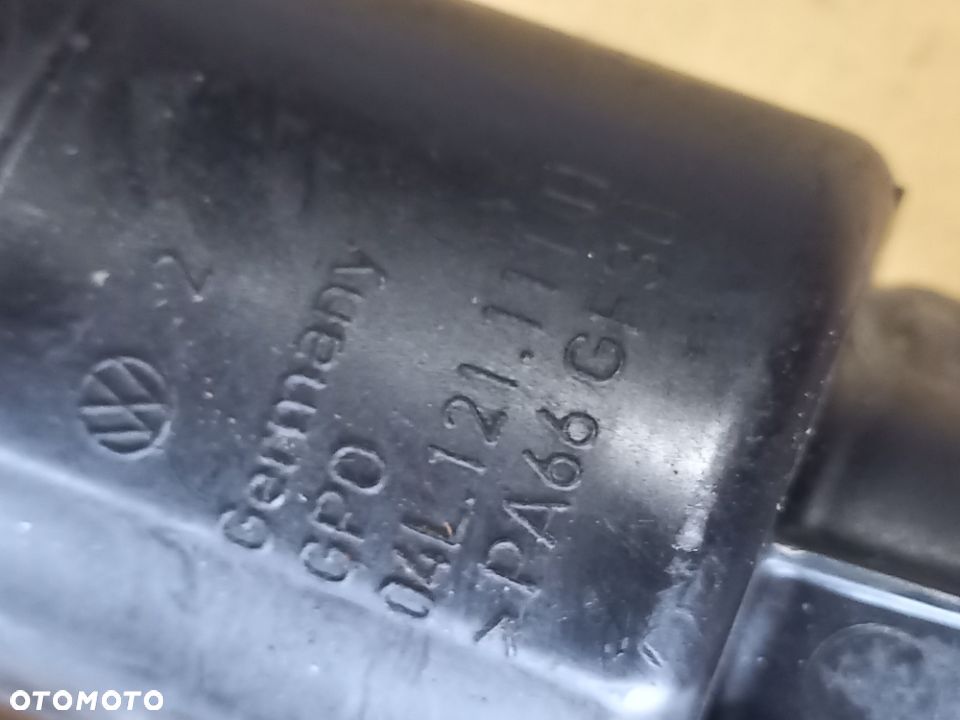 AUDI VW SKODA SEAT OBUDOWA TERMOSTATU 04L121111H - 2