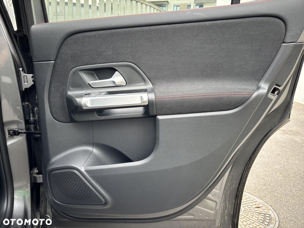 Mercedes-Benz GLB - 19