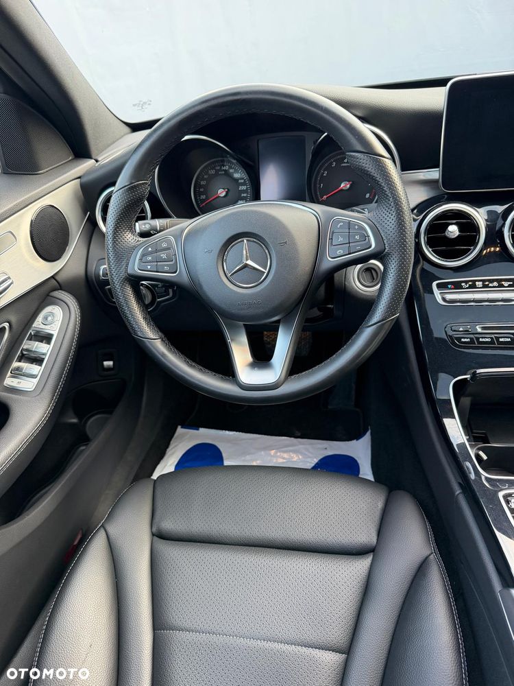 Mercedes-Benz Klasa C 300 7G-TRONIC AMG Line - 31