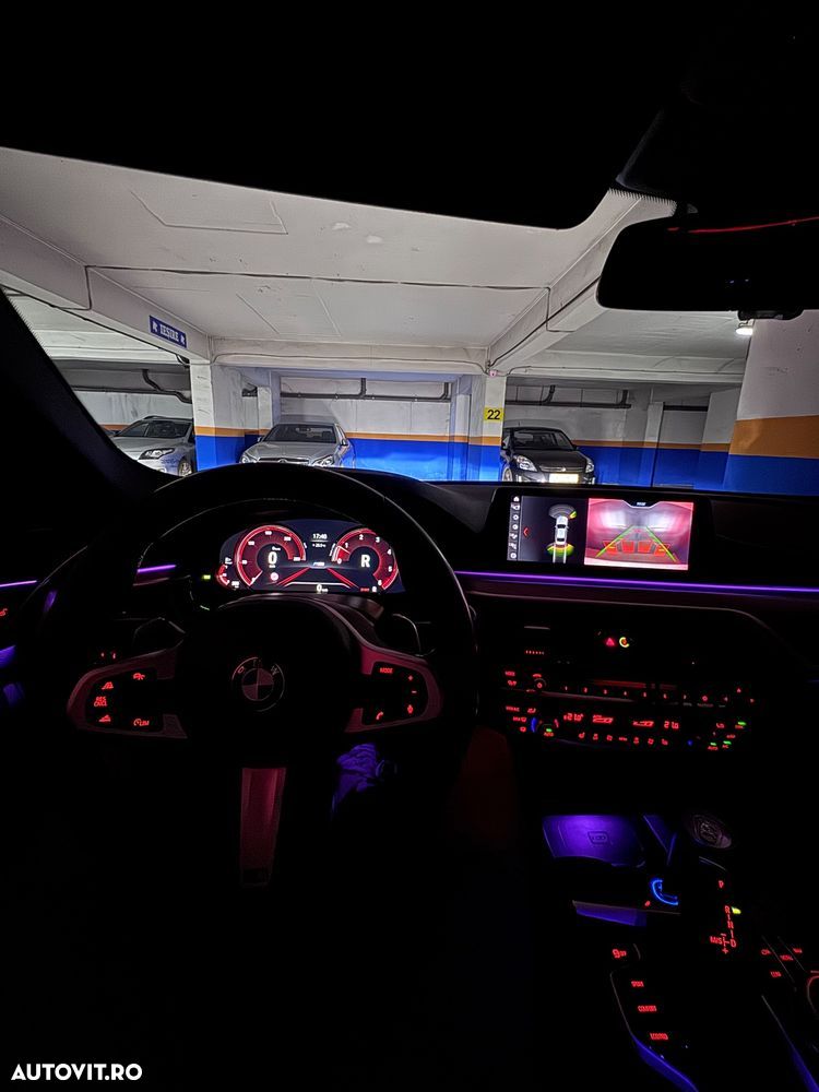 BMW Seria 5 530d xDrive Aut. - 31